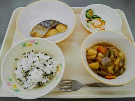 自園調理の給食の提供